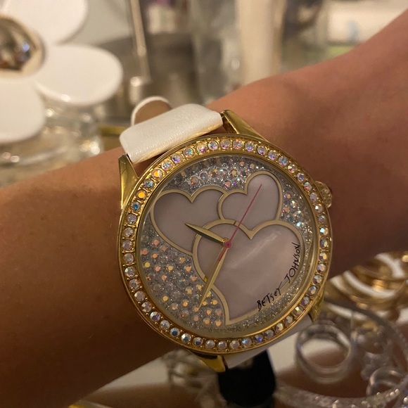 Betsey Johnson wristwatch - Picture 10 of 10